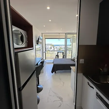 Naturiste Cap D'agde Héliopolis F 68